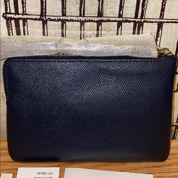 COACH ‘midnight’ navy crossgrain leather wristlet - Picture 3 of 8